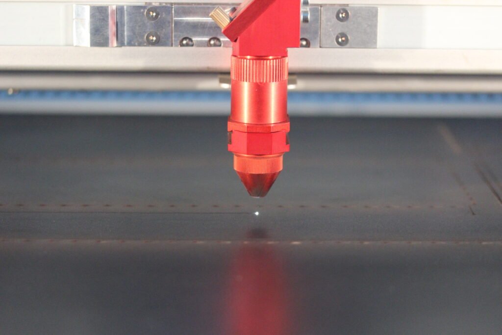 Personalisierter Schlüsselanhänger aus Leder mit Lasergravur